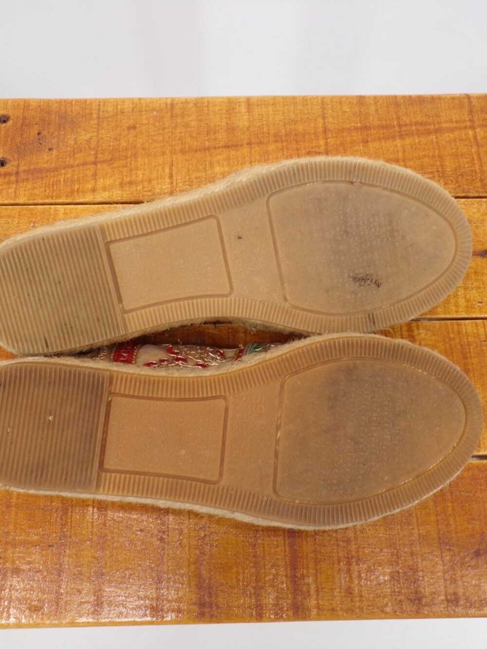 Macarena Espadrilles Women's US 8 - 8.5 Flat Slip On Colorful Fabric and Detail - Picture 10 of 12